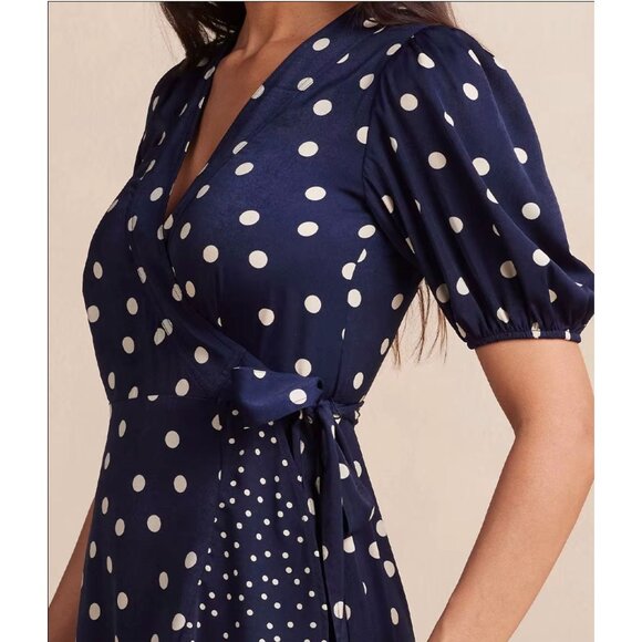 Summersalt Silky Luxe Puff Sleeve Beach to Brunch Wrap Dress Polka Dot Navy 10 - Picture 3 of 12